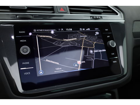Volkswagen Tiguan 1.5 TSI R-Line DSG | Pano | Elek. Trekhaak | Camera | Stoel- Stuurverw. | Keyless | Navi | CarPlay