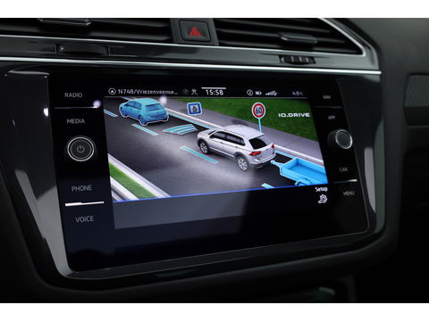 Volkswagen Tiguan 1.5 TSI R-Line DSG | Pano | Elek. Trekhaak | Camera | Stoel- Stuurverw. | Keyless | Navi | CarPlay