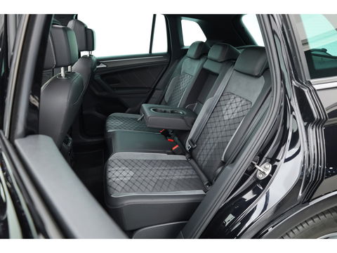 Volkswagen Tiguan 1.5 TSI R-Line DSG | Pano | Elek. Trekhaak | Camera | Stoel- Stuurverw. | Keyless | Navi | CarPlay