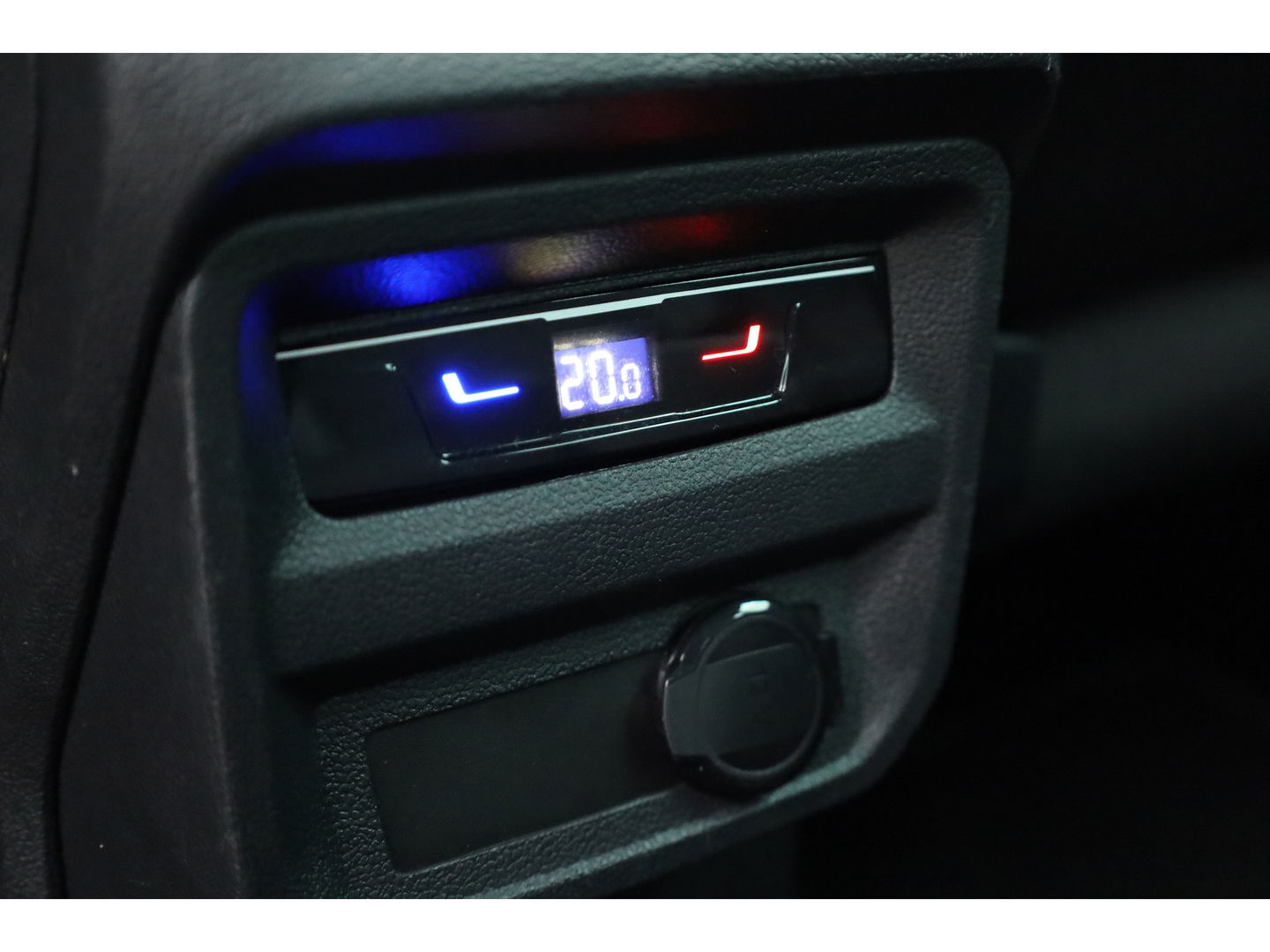 Volkswagen Tiguan 1.5 TSI R-Line DSG | Pano | Elek. Trekhaak | Camera | Stoel- Stuurverw. | Keyless | Navi | CarPlay