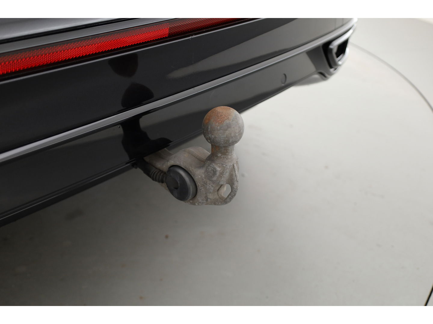 Volkswagen Tiguan 1.5 TSI R-Line DSG | Pano | Elek. Trekhaak | Camera | Stoel- Stuurverw. | Keyless | Navi | CarPlay