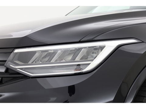 Volkswagen Tiguan 1.5 TSI R-Line DSG | Pano | Elek. Trekhaak | Camera | Stoel- Stuurverw. | Keyless | Navi | CarPlay