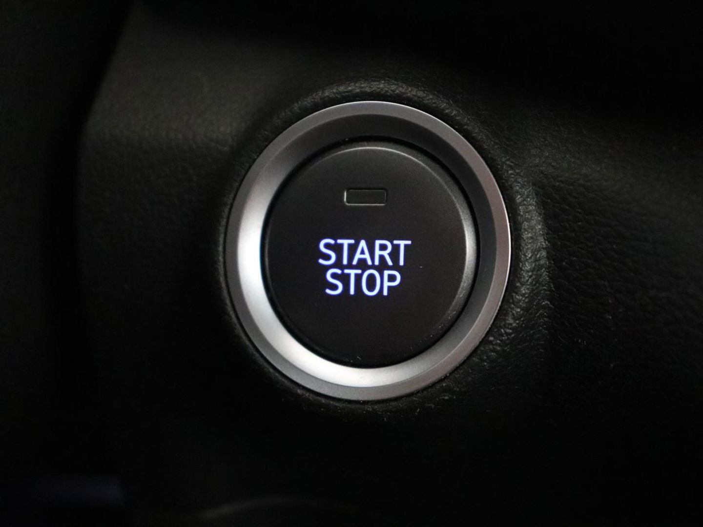 Hyundai KONA EV Business 64 kWh | 3-Fase | Stoelverwarming | Climate control | Adaptive cruise control | Camera | HUD