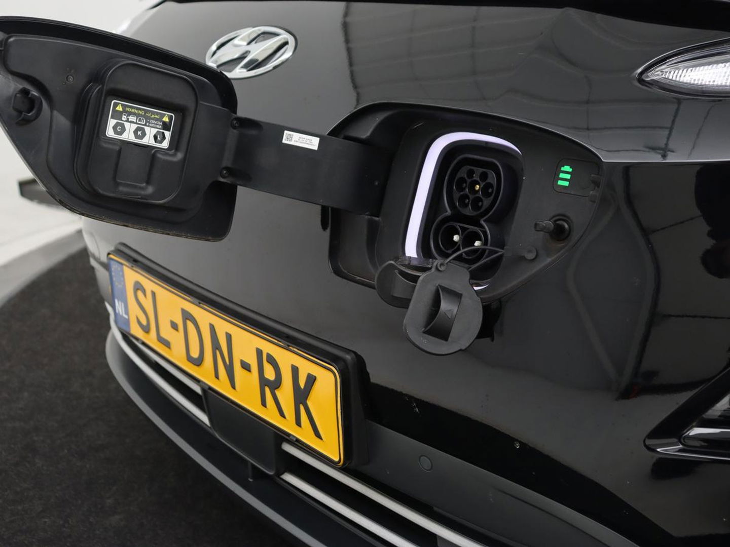 Hyundai KONA EV Business 64 kWh | 3-Fase | Stoelverwarming | Climate control | Adaptive cruise control | Camera | HUD