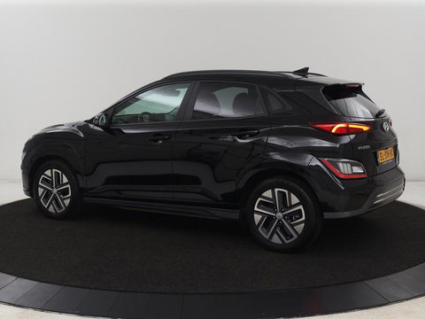 Hyundai KONA EV Business 64 kWh | 3-Fase | Stoelverwarming | Climate control | Adaptive cruise control | Camera | HUD