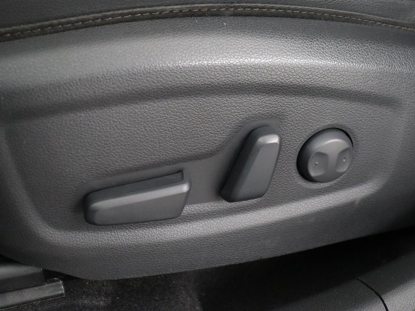 Hyundai KONA EV Business 64 kWh | 3-Fase | Stoelverwarming | Climate control | Adaptive cruise control | Camera | HUD