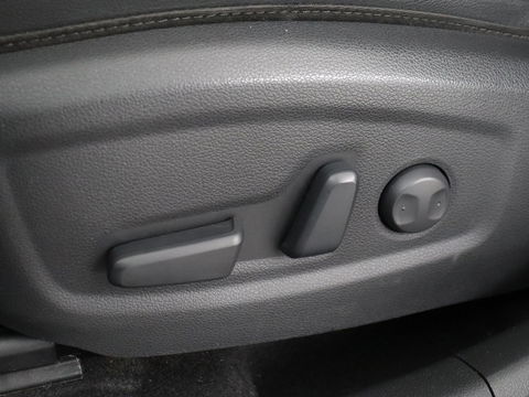 Hyundai KONA EV Business 64 kWh | 3-Fase | Stoelverwarming | Climate control | Adaptive cruise control | Camera | HUD