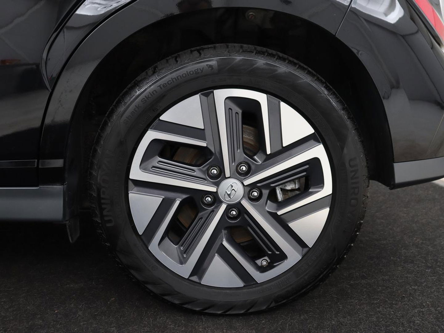 Hyundai KONA EV Business 64 kWh | 3-Fase | Stoelverwarming | Climate control | Adaptive cruise control | Camera | HUD