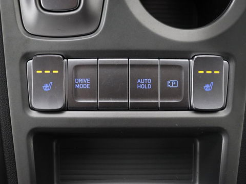 Hyundai KONA EV Business 64 kWh | 3-Fase | Stoelverwarming | Climate control | Adaptive cruise control | Camera | HUD