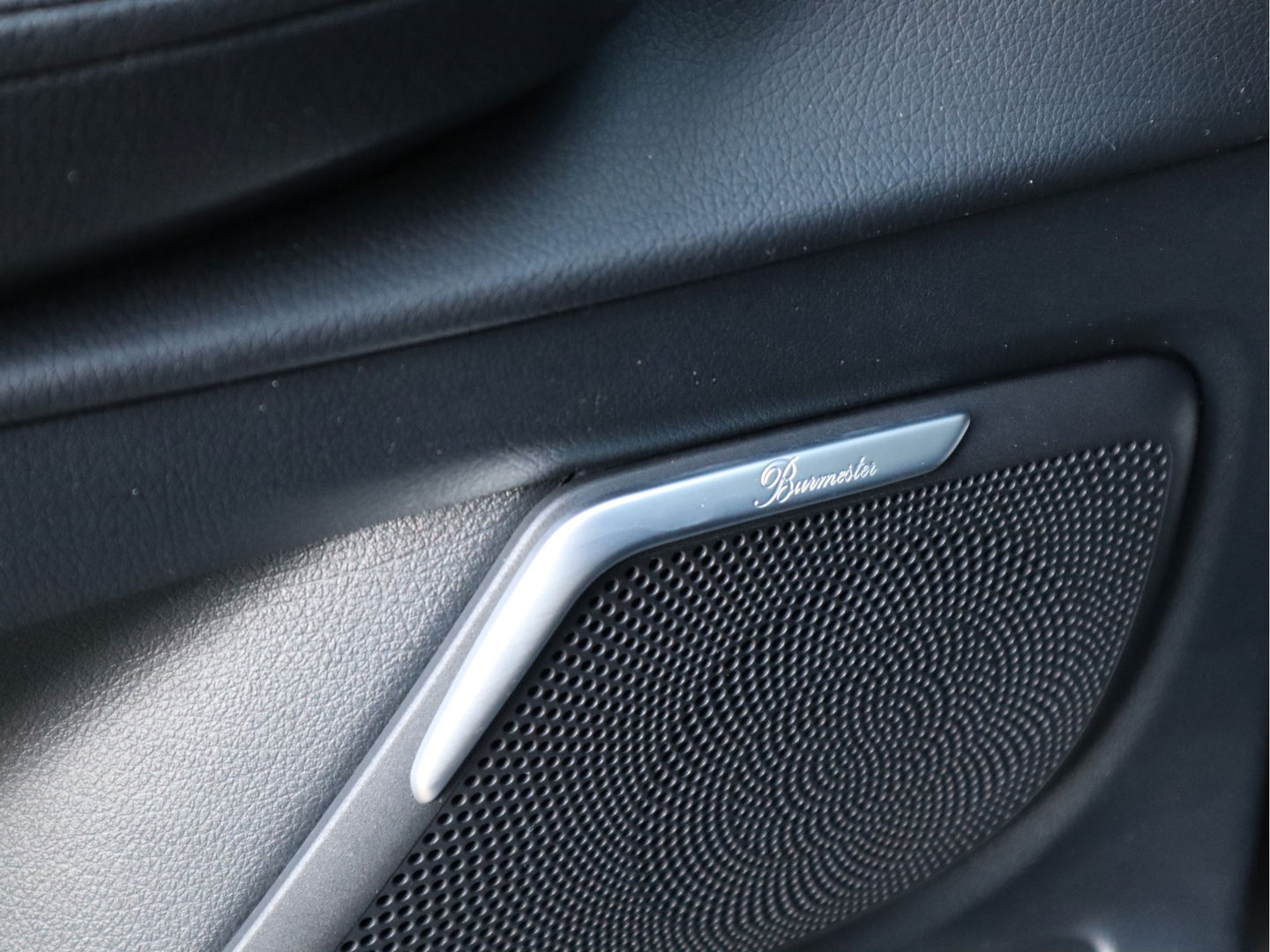 Mercedes-Benz V-Klasse 300d L3 4-MATIC Extra Lang DC 5 Pers - AMG - Trekhaak - ACC