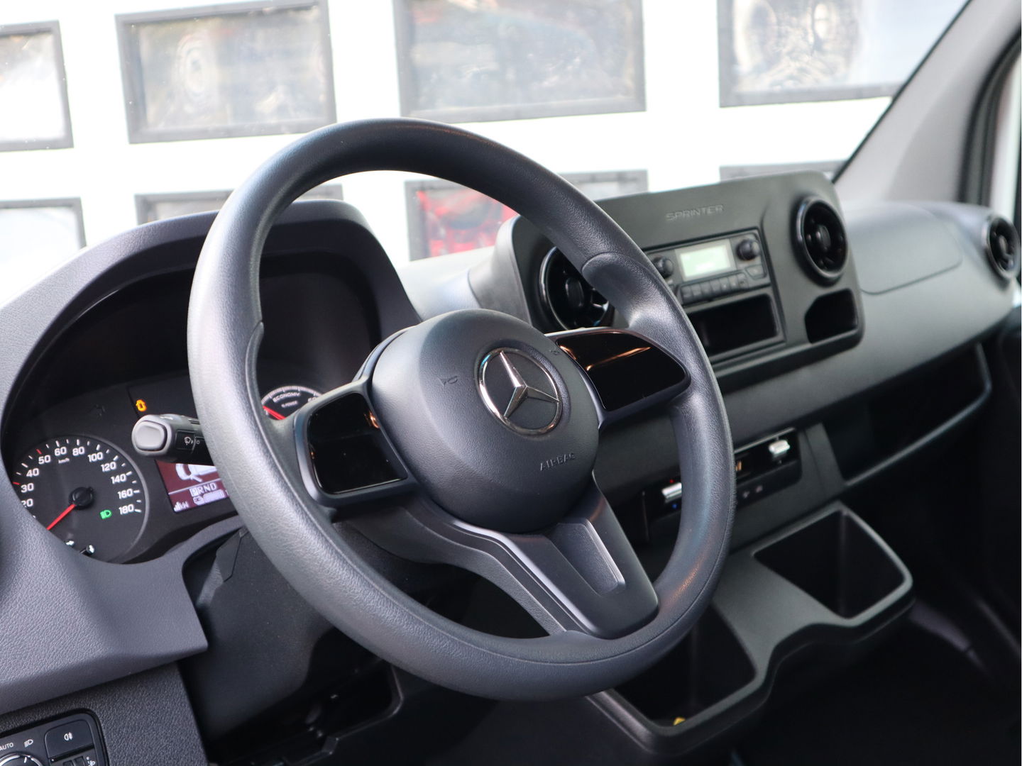 Mercedes-Benz eSprinter eSprinter 55 kWh 100% Elektrisch L2H2 - Camera - Airco