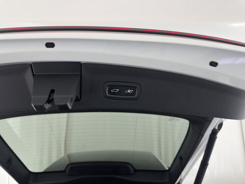 Polestar 2 Long Range Dual Motor Launch Edition 78kWh [ 3-Fase ] {SOH-92%} (INCL-BTW) *PANO | LEATHER | NAVI-FULLMAP | FULL-LED | BLIND-SPOT | KEYLESS | LANE-ASSIST | DIGI-COCKPIT | CARPLAY | DAB+ | HEATED-COMFORTSEATS | ECC | MEMORY-PACK | PDC | 20''ALU*