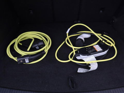 Volkswagen Tiguan 1.4 TSI eHybrid R-Line | Panoramadak | Keyless | Camera | Adaptive cruise control | Carplay | Privacy glass