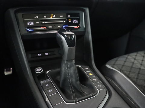 Volkswagen Tiguan 1.4 TSI eHybrid R-Line | Panoramadak | Keyless | Camera | Adaptive cruise control | Carplay | Privacy glass