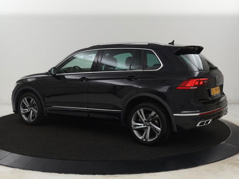 Volkswagen Tiguan 1.4 TSI eHybrid R-Line | Panoramadak | Keyless | Camera | Adaptive cruise control | Carplay | Privacy glass