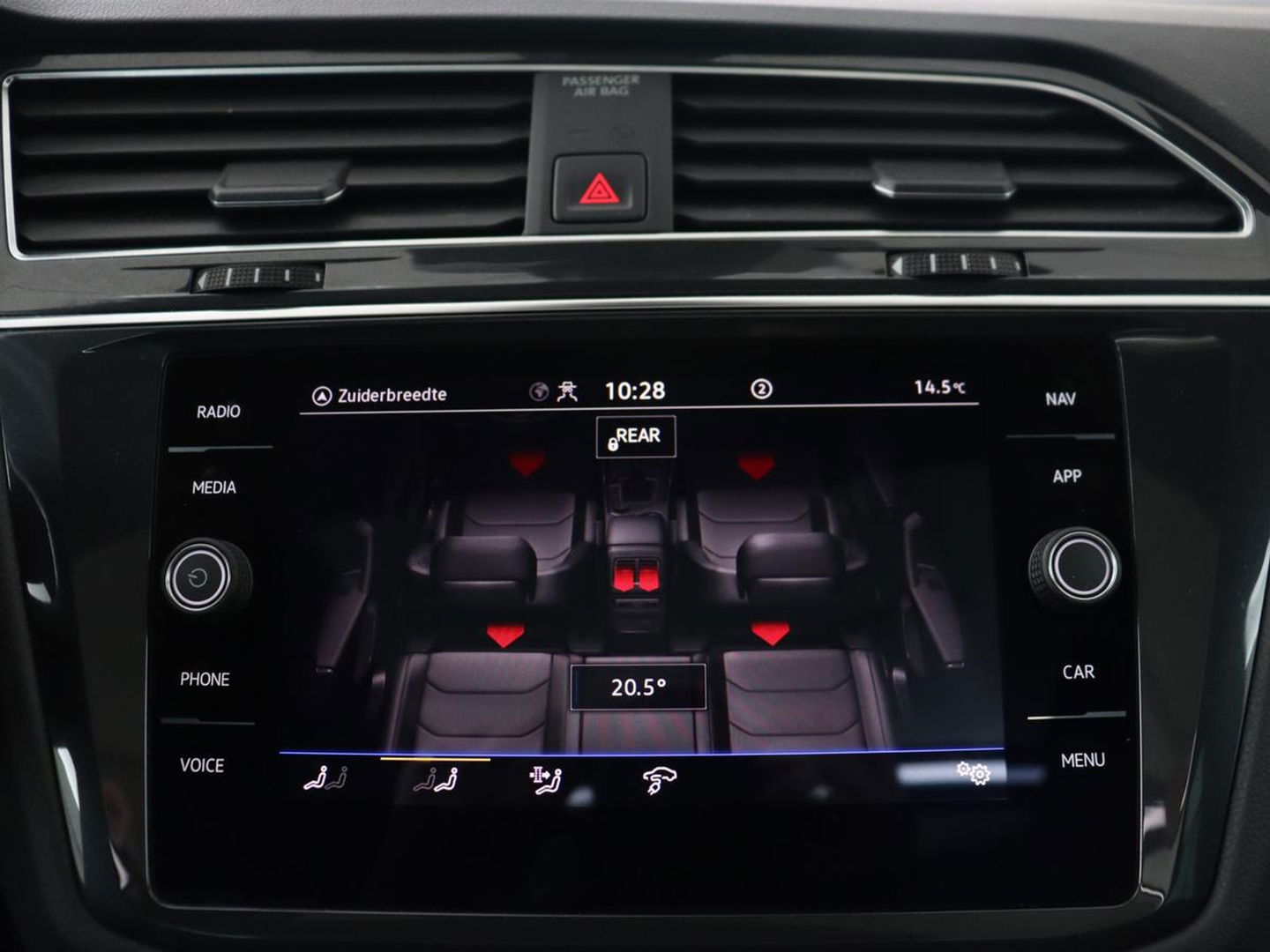 Volkswagen Tiguan 1.4 TSI eHybrid R-Line | Panoramadak | Keyless | Camera | Adaptive cruise control | Carplay | Privacy glass