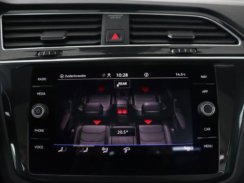 Volkswagen Tiguan 1.4 TSI eHybrid R-Line | Panoramadak | Keyless | Camera | Adaptive cruise control | Carplay | Privacy glass