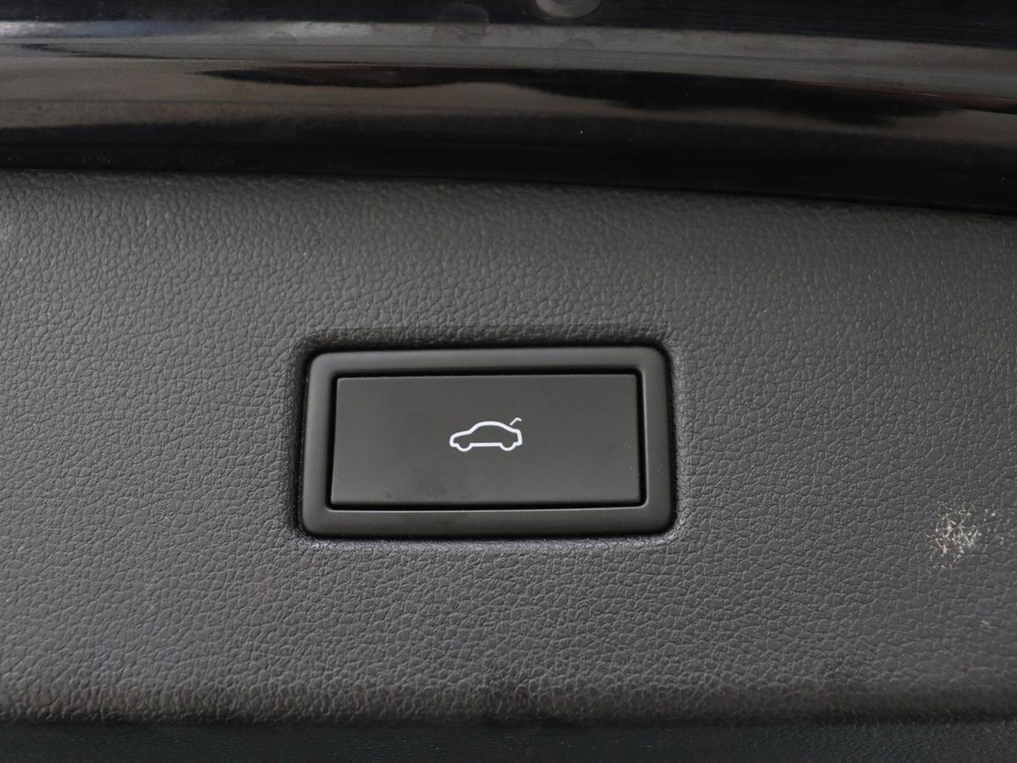 Volkswagen Tiguan 1.4 TSI eHybrid R-Line | Panoramadak | Keyless | Camera | Adaptive cruise control | Carplay | Privacy glass