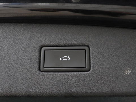 Volkswagen Tiguan 1.4 TSI eHybrid R-Line | Panoramadak | Keyless | Camera | Adaptive cruise control | Carplay | Privacy glass