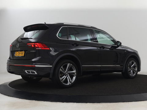 Volkswagen Tiguan 1.4 TSI eHybrid R-Line | Panoramadak | Keyless | Camera | Adaptive cruise control | Carplay | Privacy glass
