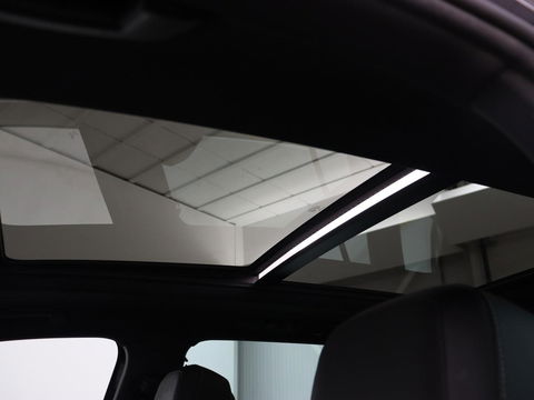 Volkswagen Tiguan 1.4 TSI eHybrid R-Line | Panoramadak | Keyless | Camera | Adaptive cruise control | Carplay | Privacy glass