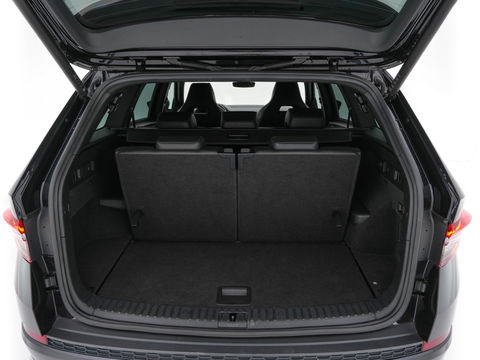 Škoda Kodiaq 1.5 TSI Sportline Business [ 7-Pers. ] (INCL-BTW) Aut. *LEATHER-MICROFIBRE | FULL-LED | ADAPTIVE-CRUISE | MEMORY-PACK | DIGI-COCKPIT | NAVI-FULLMAP | CAMERA | DAB+ | AMBIENT-LIGHT | KEYLESS | CARPLAY | PRIVACY-GLASS| TOWBAR | 20''