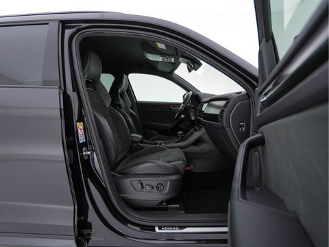 Škoda Kodiaq 1.5 TSI Sportline Business [ 7-Pers. ] (INCL-BTW) Aut. *LEATHER-MICROFIBRE | FULL-LED | ADAPTIVE-CRUISE | MEMORY-PACK | DIGI-COCKPIT | NAVI-FULLMAP | CAMERA | DAB+ | AMBIENT-LIGHT | KEYLESS | CARPLAY | PRIVACY-GLASS| TOWBAR | 20''