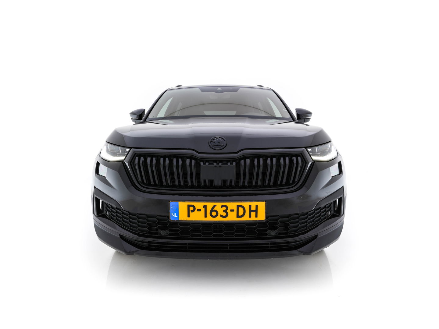Škoda Kodiaq 1.5 TSI Sportline Business [ 7-Pers. ] (INCL-BTW) Aut. *LEATHER-MICROFIBRE | FULL-LED | ADAPTIVE-CRUISE | MEMORY-PACK | DIGI-COCKPIT | NAVI-FULLMAP | CAMERA | DAB+ | AMBIENT-LIGHT | KEYLESS | CARPLAY | PRIVACY-GLASS| TOWBAR | 20''