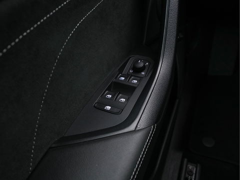 Škoda Kodiaq 1.5 TSI Sportline Business [ 7-Pers. ] (INCL-BTW) Aut. *LEATHER-MICROFIBRE | FULL-LED | ADAPTIVE-CRUISE | MEMORY-PACK | DIGI-COCKPIT | NAVI-FULLMAP | CAMERA | DAB+ | AMBIENT-LIGHT | KEYLESS | CARPLAY | PRIVACY-GLASS| TOWBAR | 20''