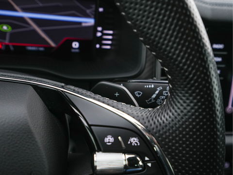 Škoda Kodiaq 1.5 TSI Sportline Business [ 7-Pers. ] (INCL-BTW) Aut. *LEATHER-MICROFIBRE | FULL-LED | ADAPTIVE-CRUISE | MEMORY-PACK | DIGI-COCKPIT | NAVI-FULLMAP | CAMERA | DAB+ | AMBIENT-LIGHT | KEYLESS | CARPLAY | PRIVACY-GLASS| TOWBAR | 20''