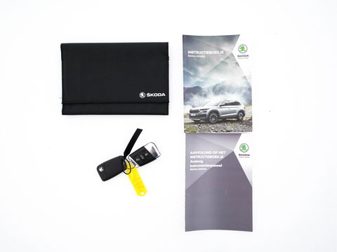 Škoda Kodiaq 1.5 TSI Sportline Business [ 7-Pers. ] (INCL-BTW) Aut. *LEATHER-MICROFIBRE | FULL-LED | ADAPTIVE-CRUISE | MEMORY-PACK | DIGI-COCKPIT | NAVI-FULLMAP | CAMERA | DAB+ | AMBIENT-LIGHT | KEYLESS | CARPLAY | PRIVACY-GLASS| TOWBAR | 20''