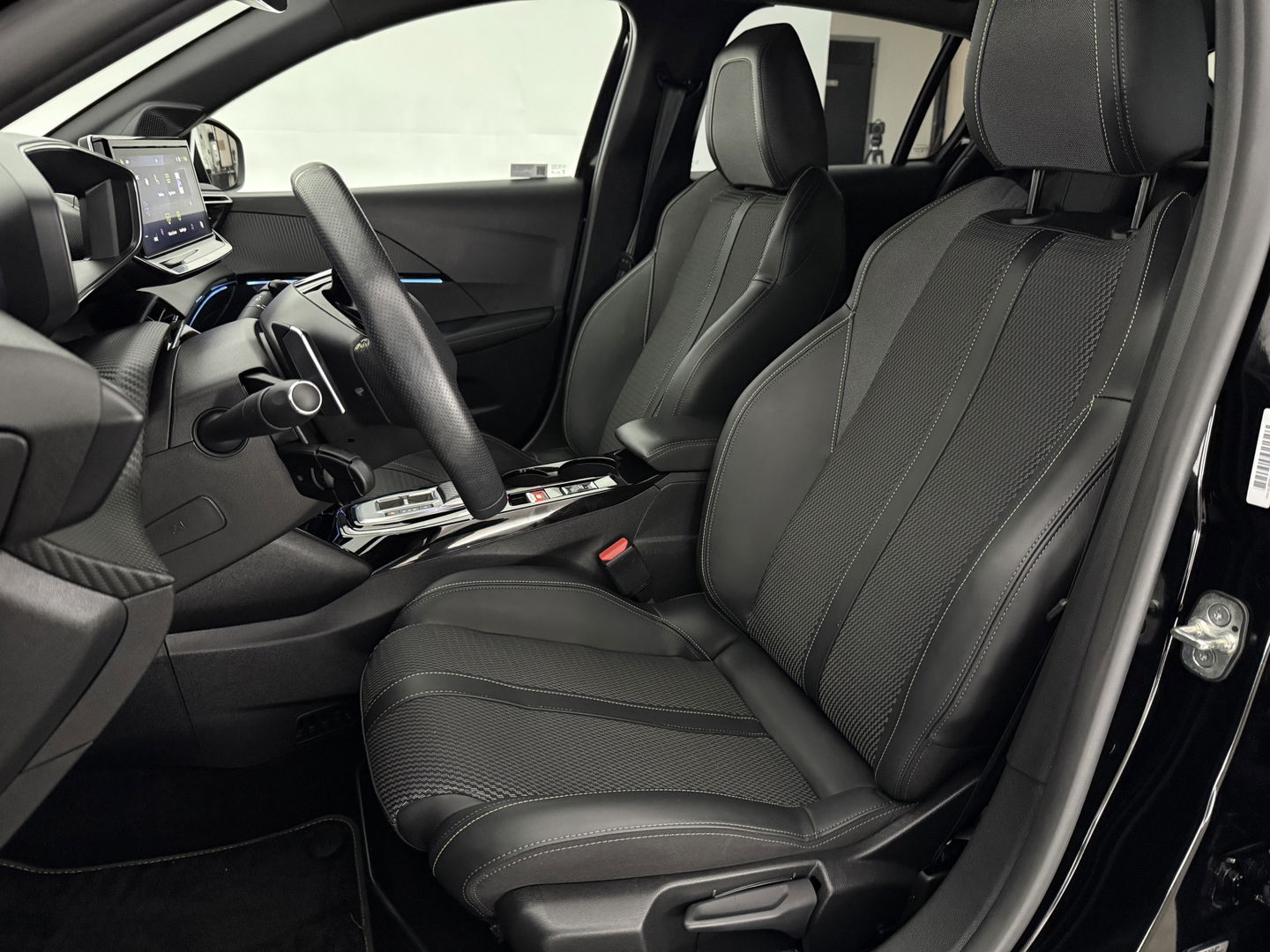 Peugeot 208 1.2 Hybrid 145PK e-DSC6 GT | Sfeer | Virtual | Carplay | Clima | Cruise | Camera | Keyless