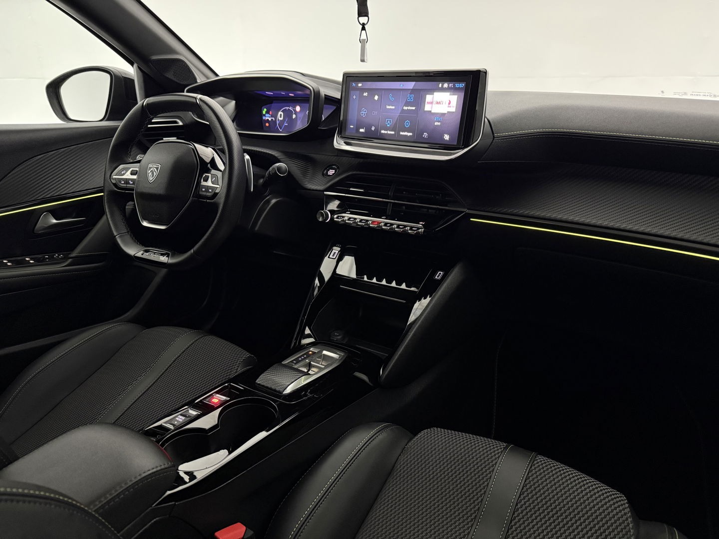 Peugeot 208 1.2 Hybrid 145PK e-DSC6 GT | Sfeer | Virtual | Carplay | Clima | Cruise | Camera | Keyless