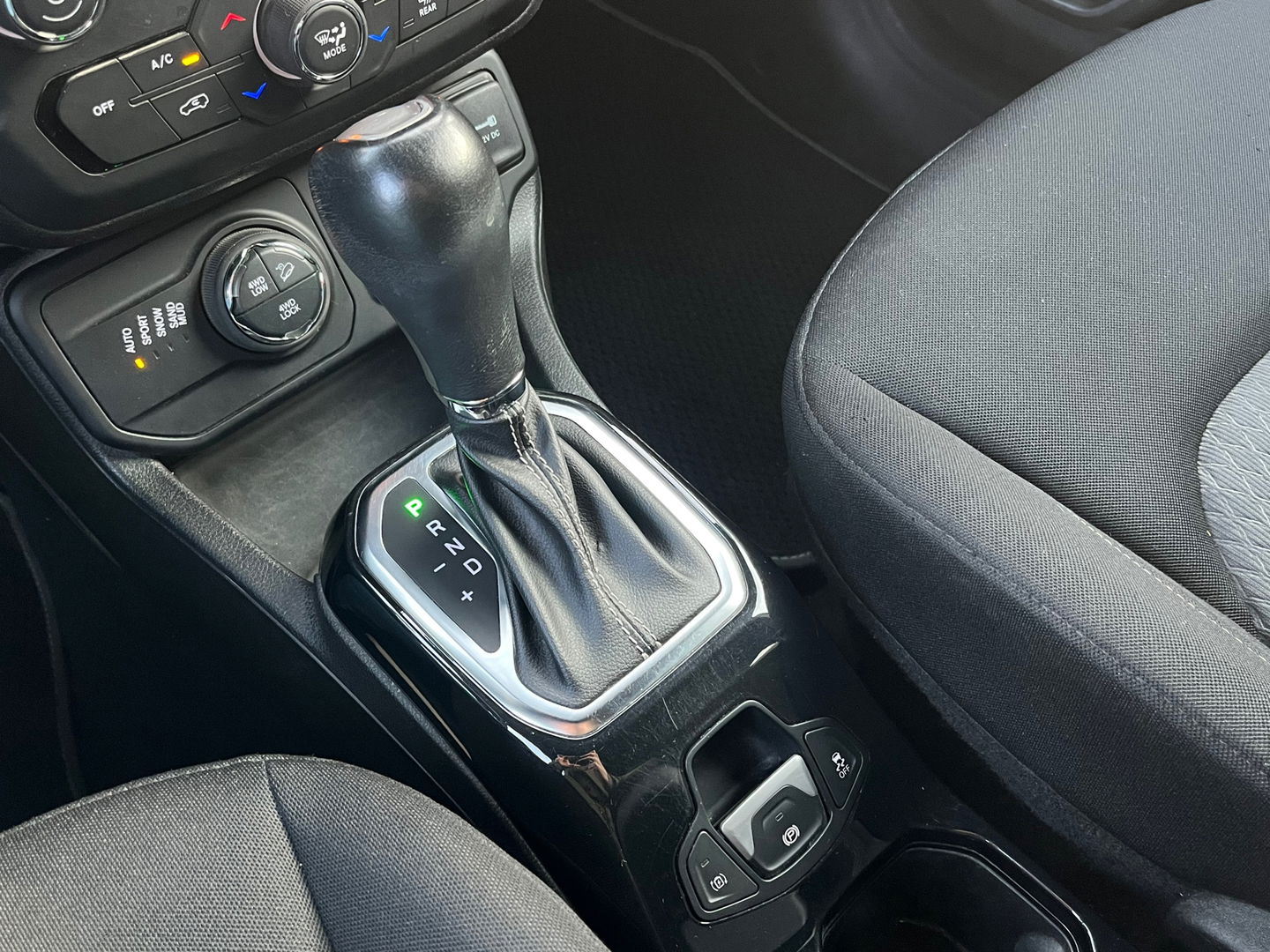 Jeep Renegade 4xe 240 Plug-in Hybrid Electric Limited|Camera|ACC|Carplay|Keyless|239PK