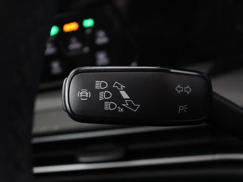 Volkswagen Golf 1.4 eHybrid GTE | Panoramadak | Sfeerverlichting | Carplay | Stoelverwarming | Camera