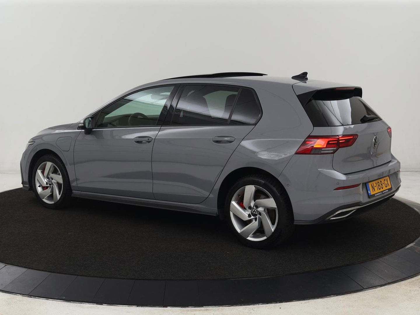 Volkswagen Golf 1.4 eHybrid GTE | Panoramadak | Sfeerverlichting | Carplay | Stoelverwarming | Camera