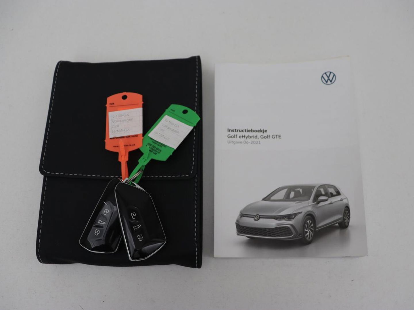 Volkswagen Golf 1.4 eHybrid GTE | Panoramadak | Sfeerverlichting | Carplay | Stoelverwarming | Camera