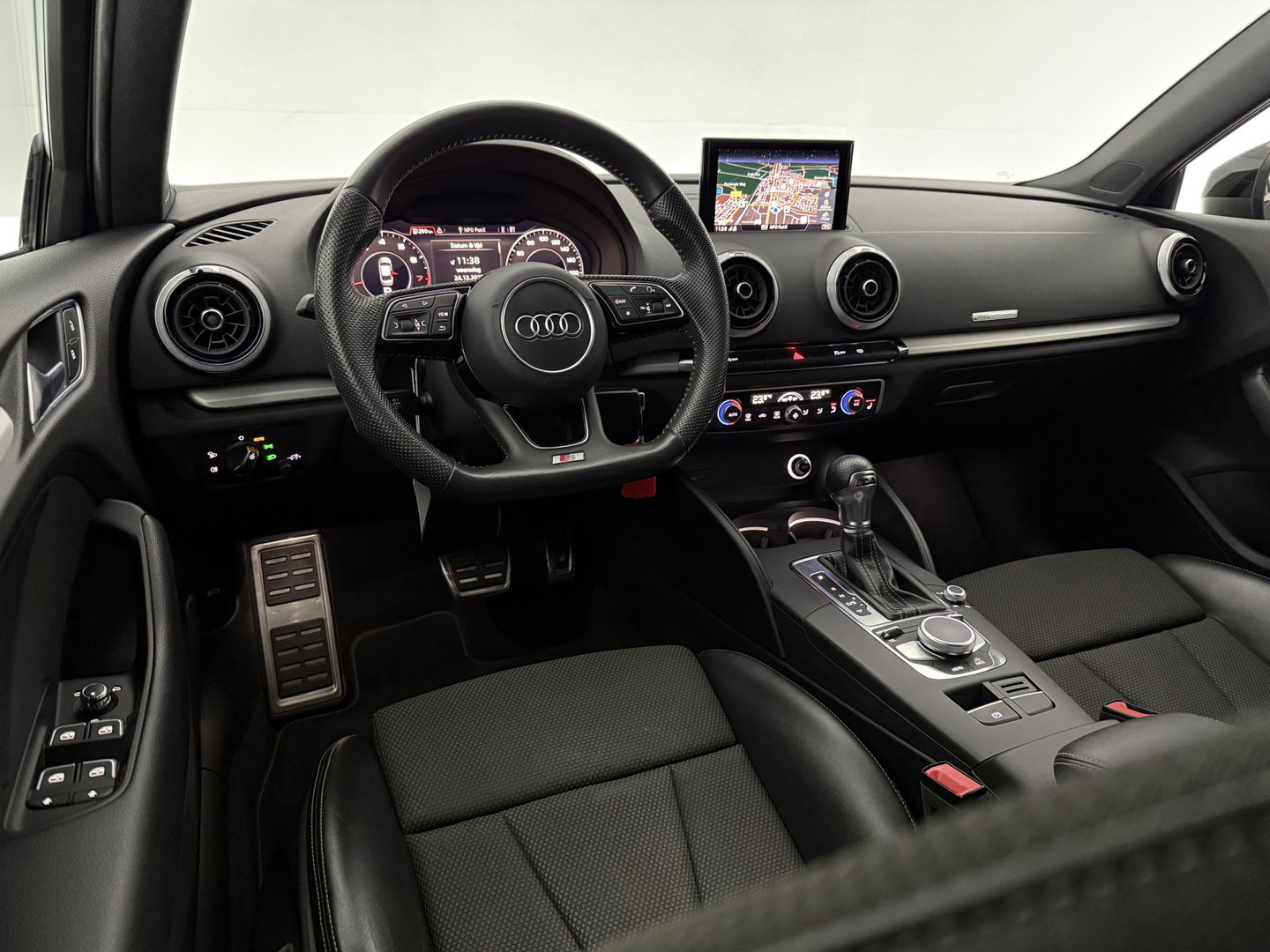 Audi A3 35 TFSI Advance 150PK S-Line | Virtual | Clima | Cruise | Navi | Stoelverw. | Parkeersens. | NAP