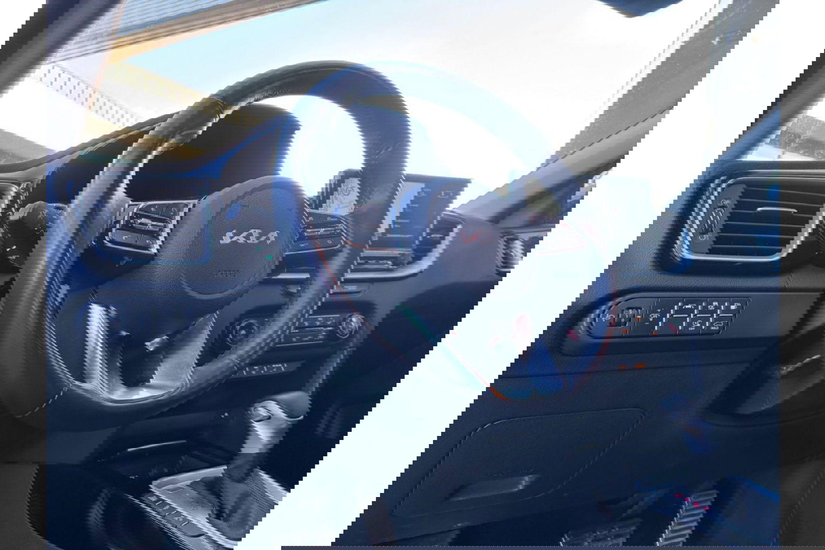 Kia Xceed 1.6 GDI PHEV AUTOMAAT BUSINESS LINE AIRCO CARPLAY PDC-CAMERA.