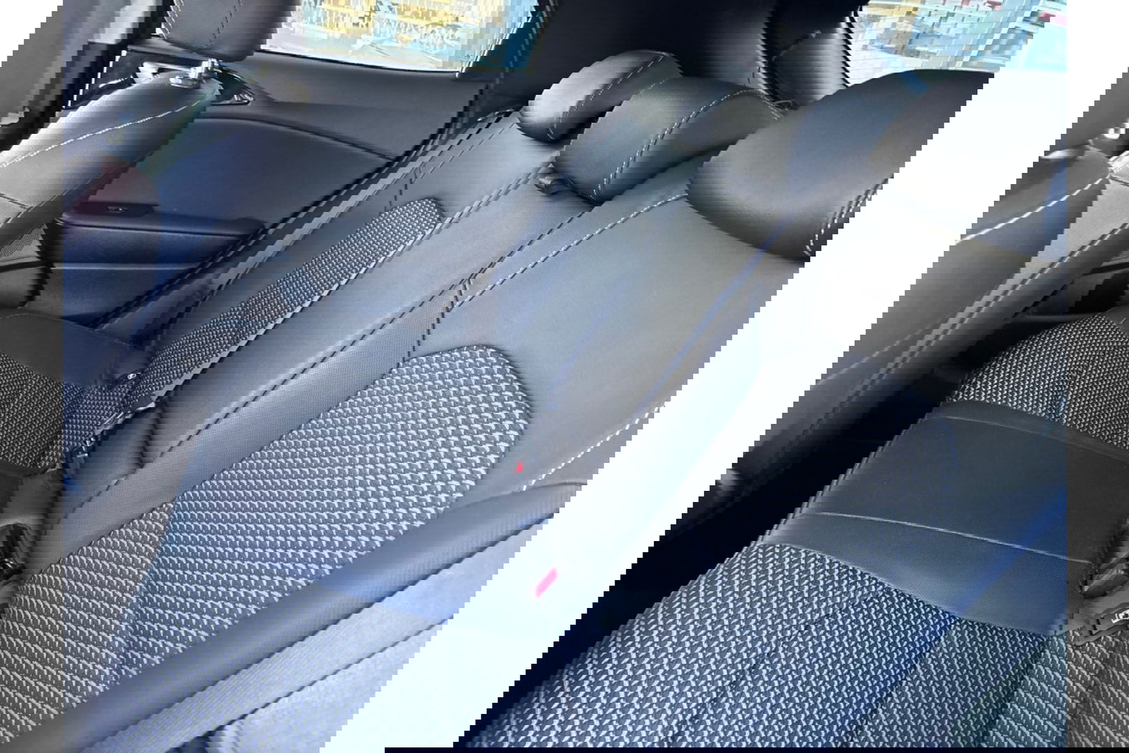 Kia Xceed 1.6 GDI PHEV AUTOMAAT BUSINESS LINE AIRCO CARPLAY PDC-CAMERA.