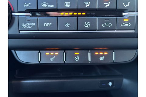 Kia Xceed 1.6 GDI PHEV AUTOMAAT BUSINESS LINE AIRCO CARPLAY PDC-CAMERA.