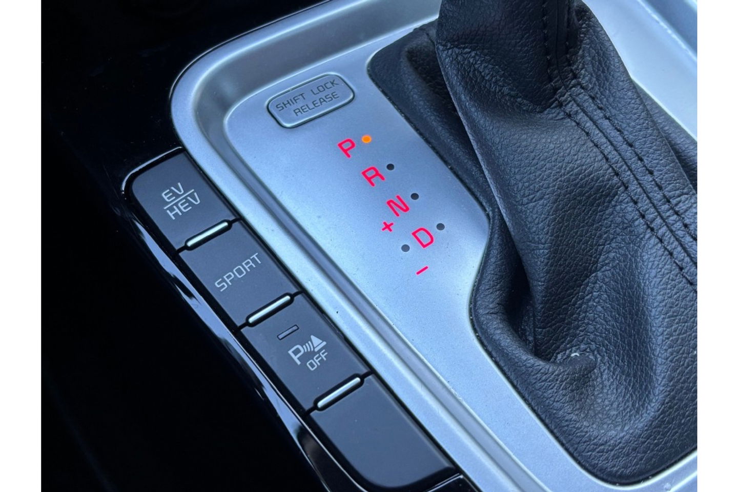 Kia Xceed 1.6 GDI PHEV AUTOMAAT BUSINESS LINE AIRCO CARPLAY PDC-CAMERA.