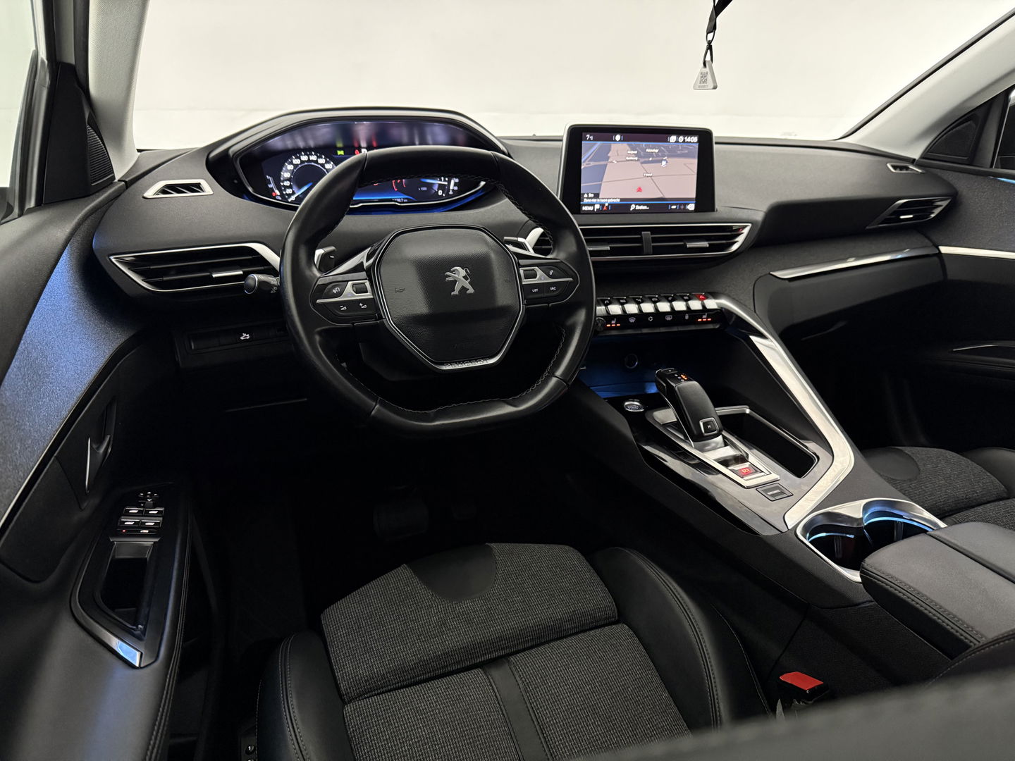 Peugeot 5008 1.2 PureTech 7p | Virtual | 360° | Sfeer | Massage | Memory | Trekh. | Keyless | Stoelverw. | Carplay