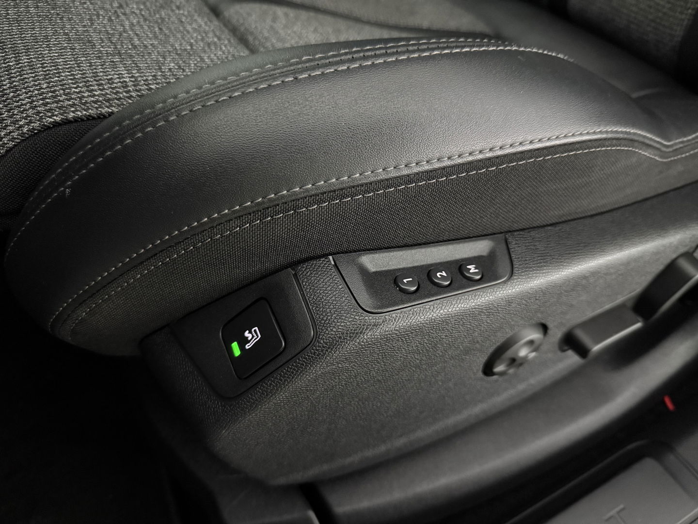 Peugeot 5008 1.2 PureTech 7p | Virtual | 360° | Sfeer | Massage | Memory | Trekh. | Keyless | Stoelverw. | Carplay