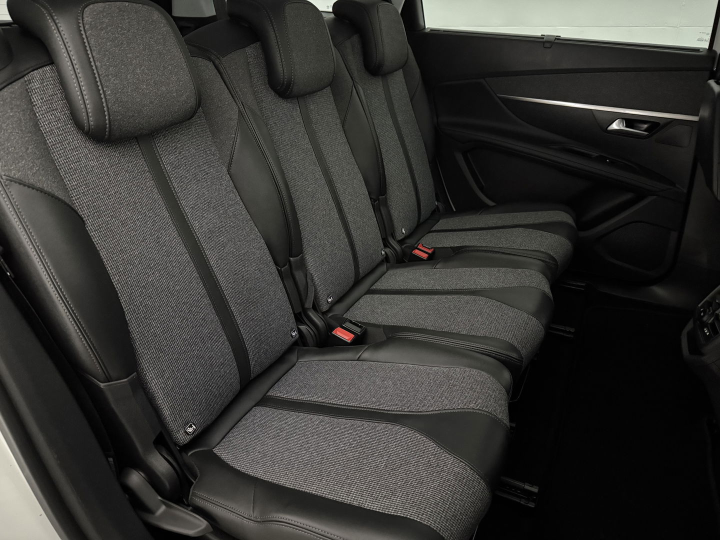 Peugeot 5008 1.2 PureTech 7p | Virtual | 360° | Sfeer | Massage | Memory | Trekh. | Keyless | Stoelverw. | Carplay