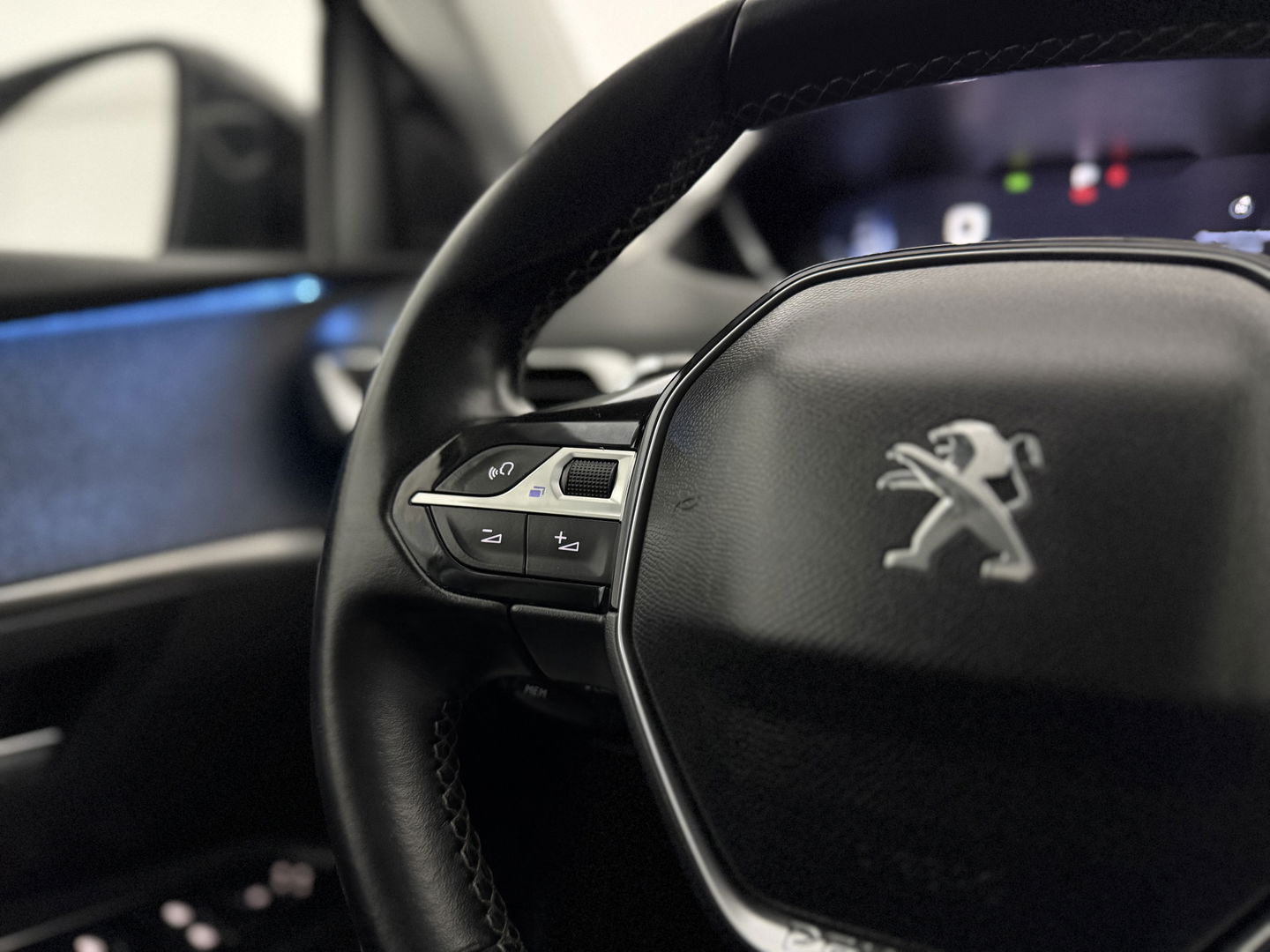 Peugeot 5008 1.2 PureTech 7p | Virtual | 360° | Sfeer | Massage | Memory | Trekh. | Keyless | Stoelverw. | Carplay