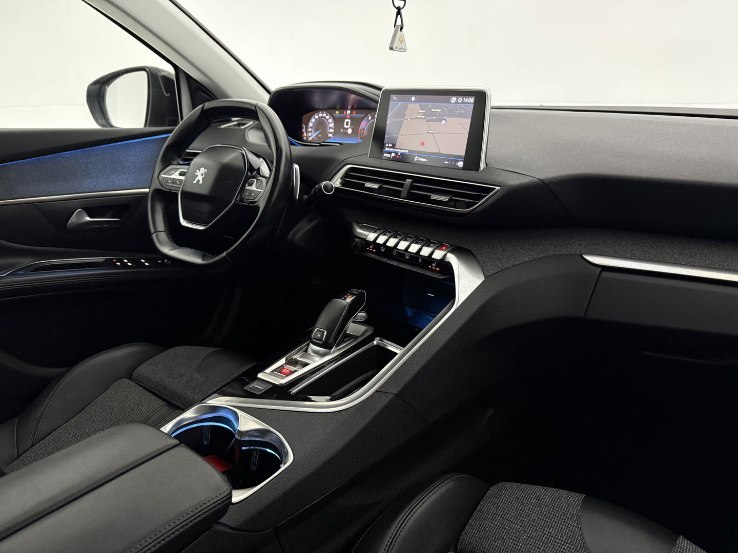 Peugeot 5008 1.2 PureTech 7p | Virtual | 360° | Sfeer | Massage | Memory | Trekh. | Keyless | Stoelverw. | Carplay