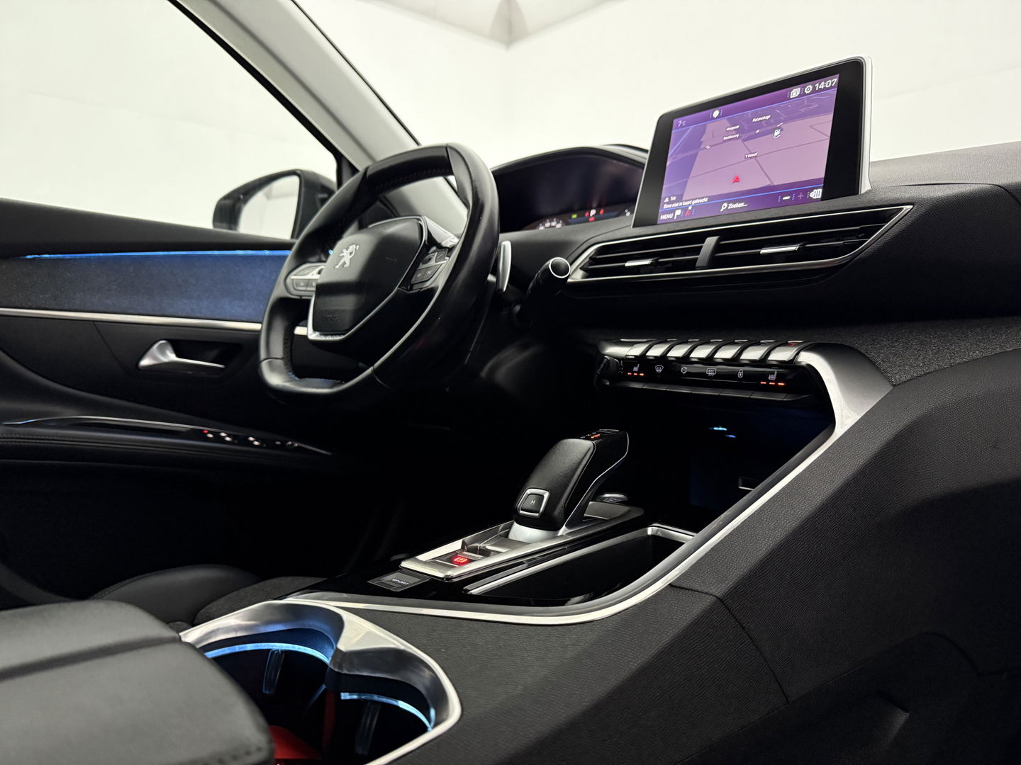 Peugeot 5008 1.2 PureTech 7p | Virtual | 360° | Sfeer | Massage | Memory | Trekh. | Keyless | Stoelverw. | Carplay