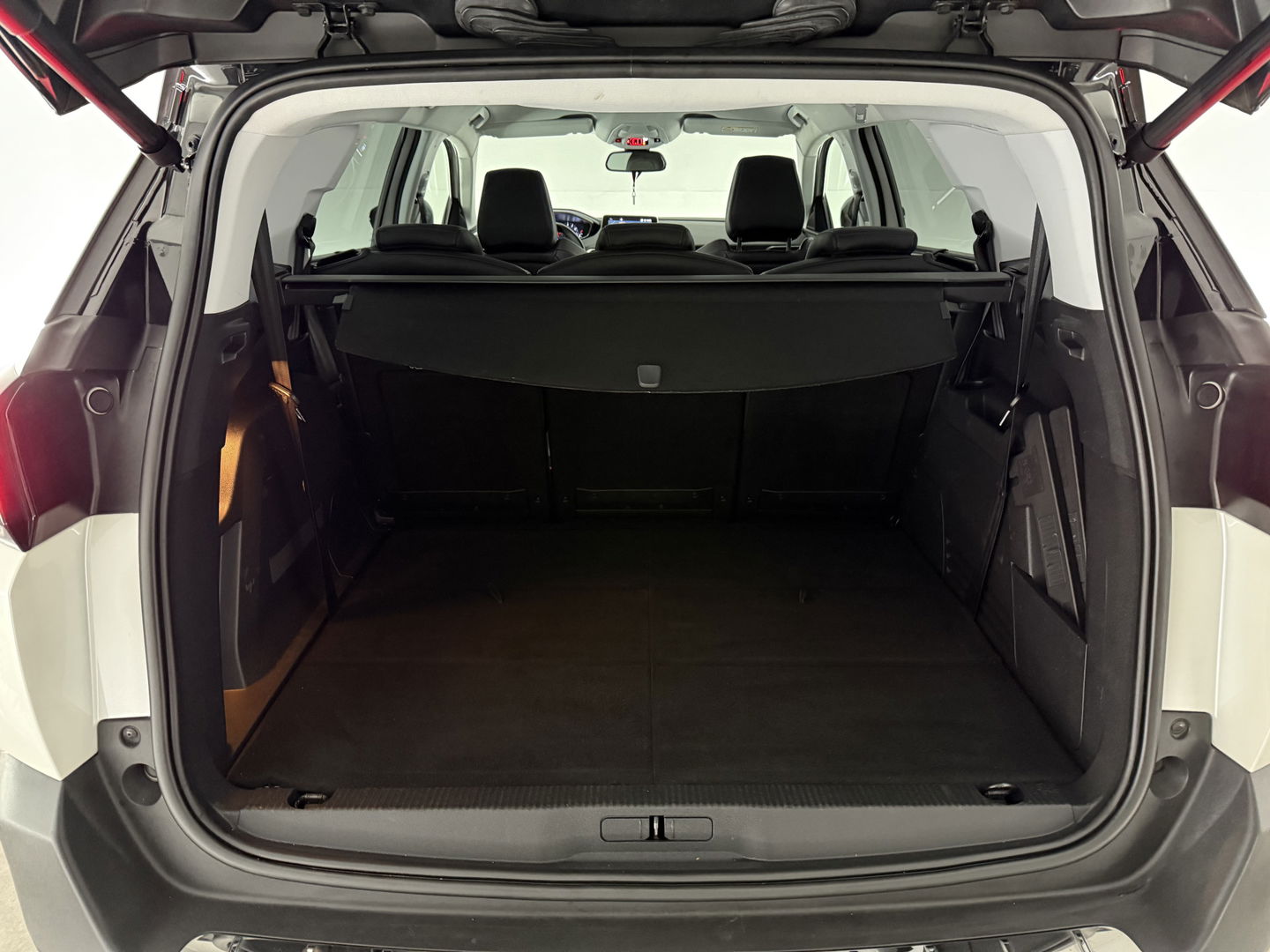 Peugeot 5008 1.2 PureTech 7p | Virtual | 360° | Sfeer | Massage | Memory | Trekh. | Keyless | Stoelverw. | Carplay