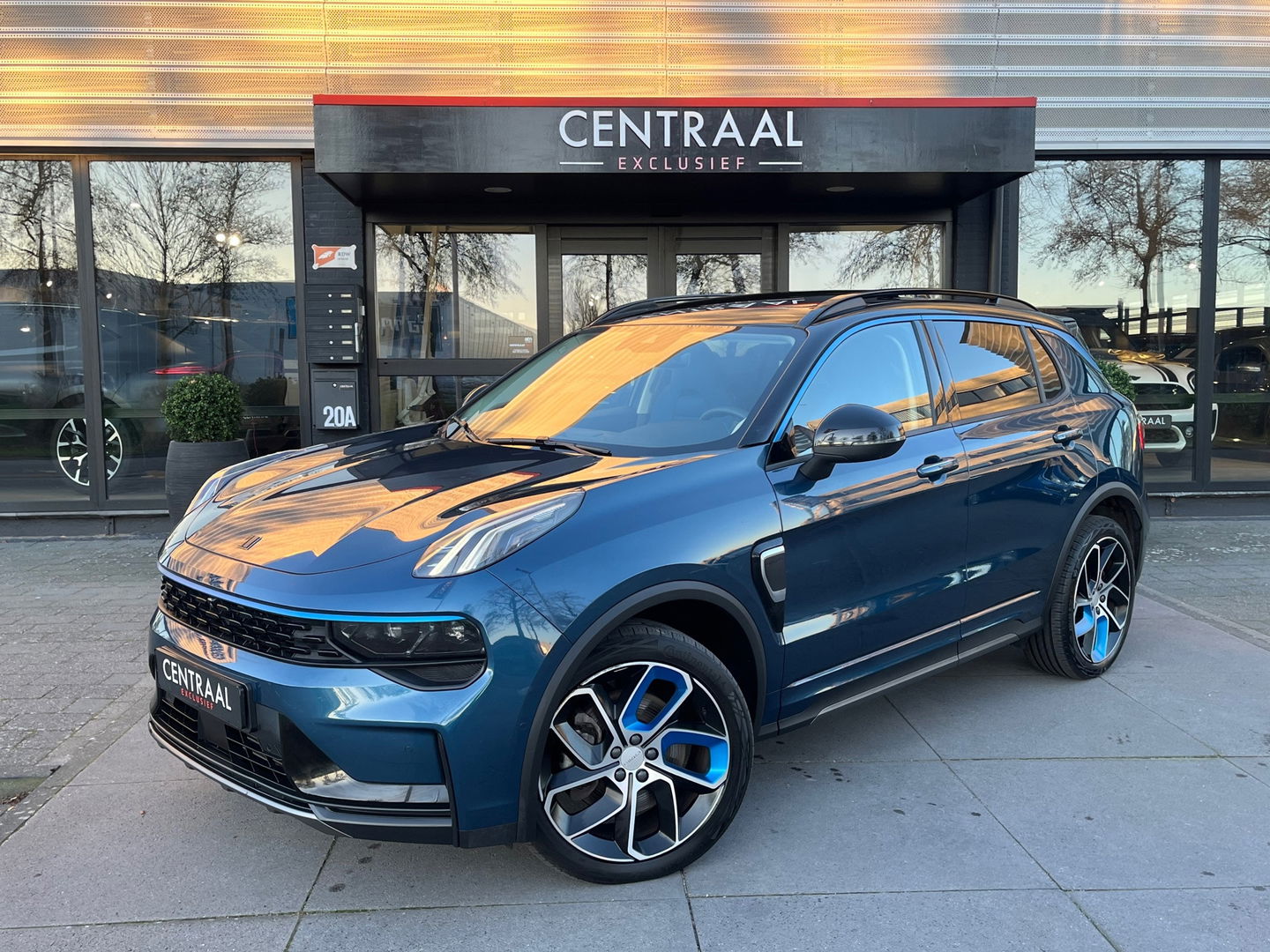 Lynk & Co 01 1.5 262PK|Pano|Infinity|BTW|Memory|360Camera|ACC|Carplay|Ambient Light|Keyless